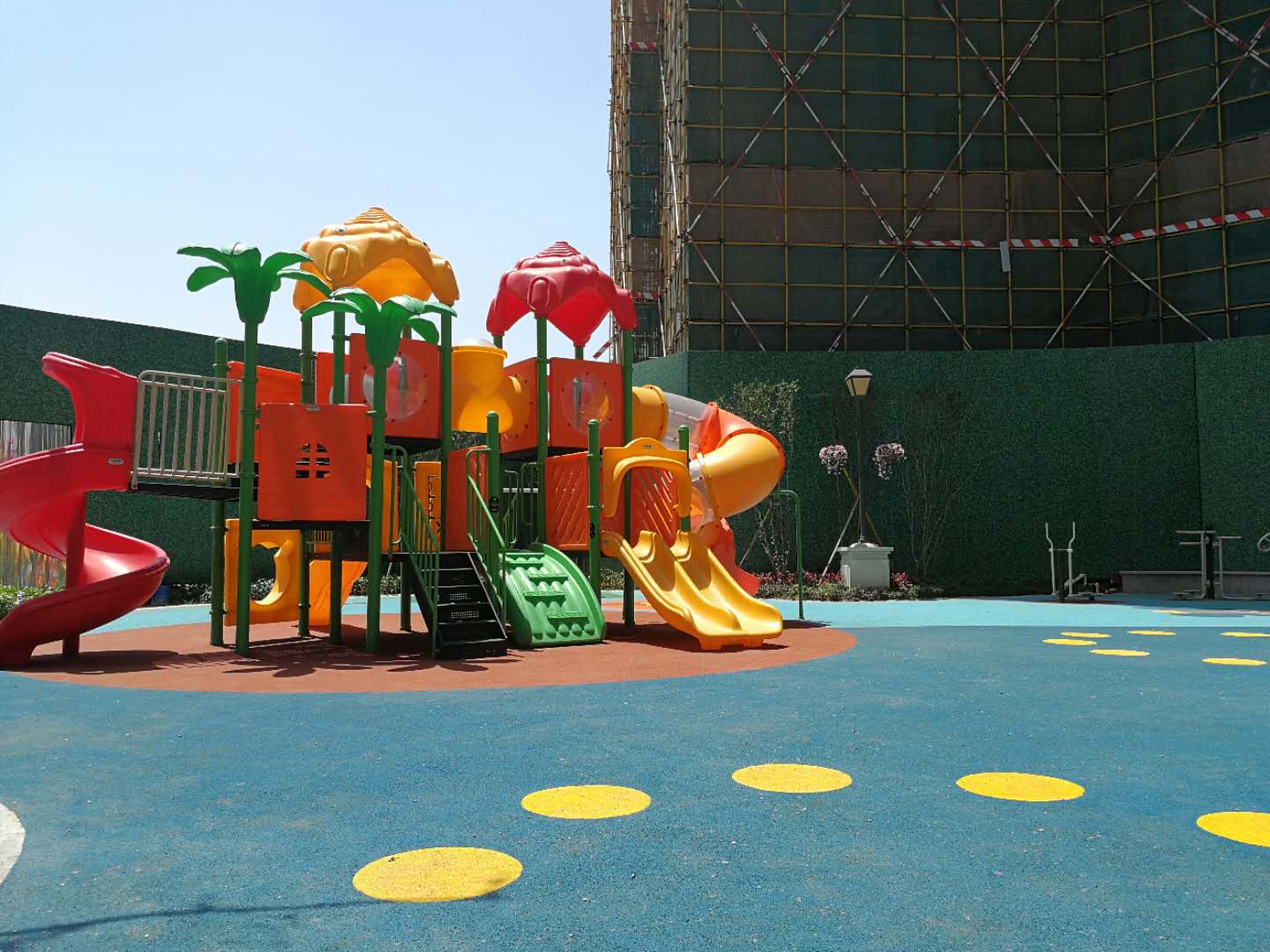 幼儿园学校环保epdm橡胶颗粒塑胶地垫