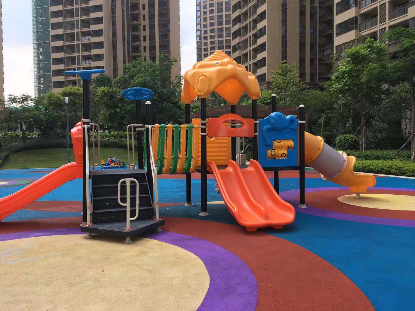 幼儿园EPDM地面与塑胶跑道材料是一样的吗 一文看懂核心差异